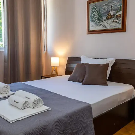 Апартаменти Spacious Flat With Garage - Steps From The Sea Garden By Flat Manаger *
