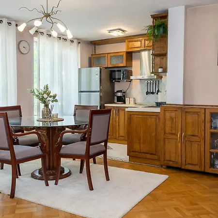 Spacious Flat With Garage - Steps From The Sea Garden By Flat Manаger Апартаменти *