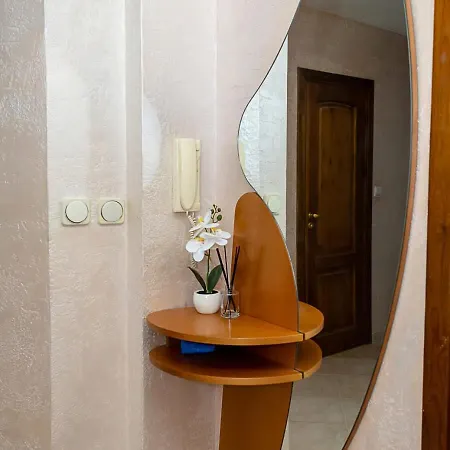 Διαμέρισμα Spacious Flat With Garage - Steps From The Sea Garden By Flat Manаger