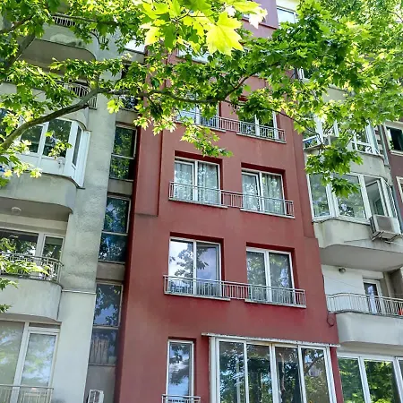 Spacious Flat With Garage - Steps From The Sea Garden By Flat Manаger Βάρνα